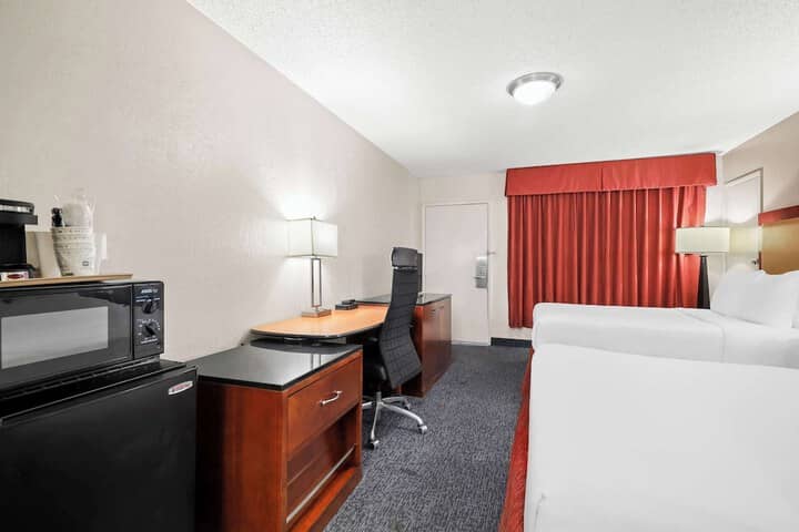 Room 5 of 25